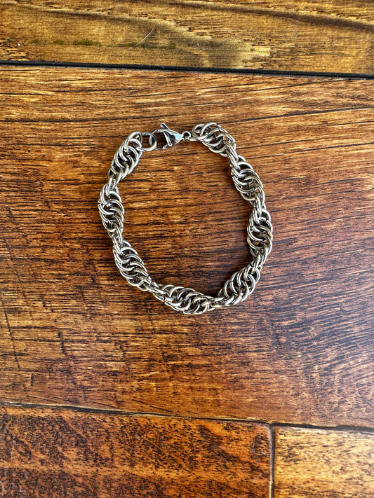 Spiral chainmaile bracelet